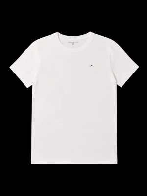 Vit t-shirt från Tommy Hilfiger - Klassisk vit t-shirt från Tommy Hilfiger med liten broderad logga på bröstet. T-shirten har rund halsringning och korta ärmar. Perfekt basplagg i mjuk bomull som funkar till allt.