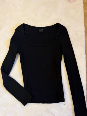 Gina Tricot ribbad långärmad  - Nyskick! Stl m