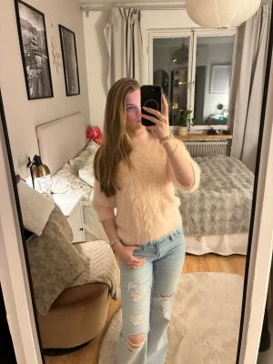 Carin Wester stickad rosa tröja  - Säljer min helt oanvänd Carin Wester tröja då den inte kommer till användning den är i storlek s men skulle även passa xs .