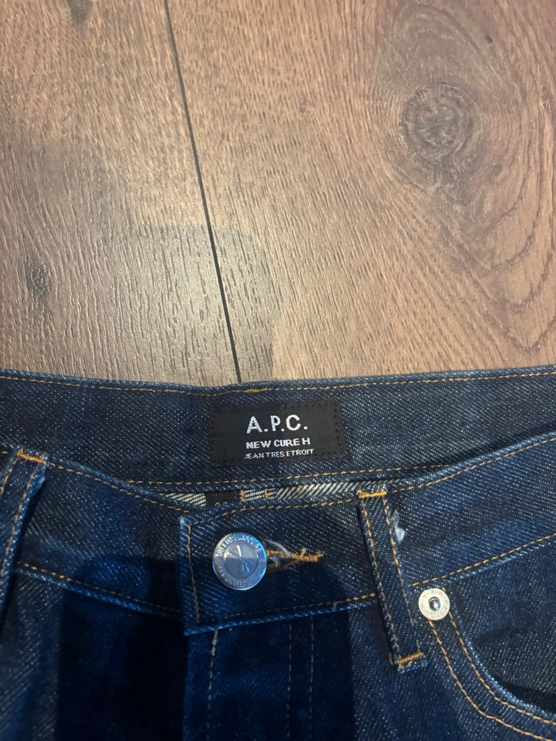 A.P.C selevdge - 2