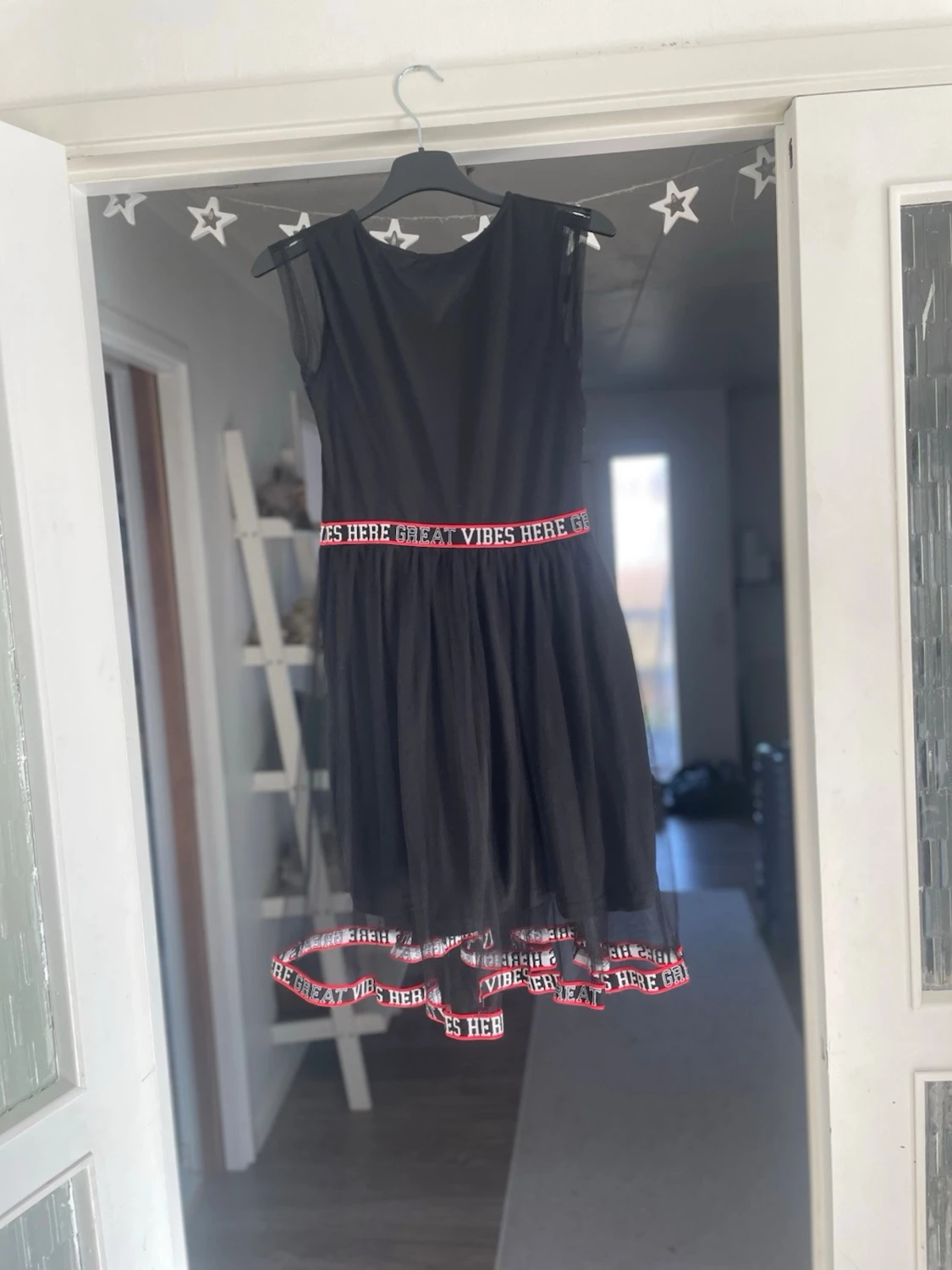 Snygg svart klänning - 1