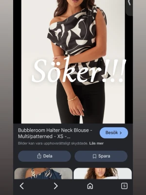 Söker, storlek xs eller s - Trendig svartvit mönstrad blus från Bubbleroom med one shoulder-design och halterneck. Blusen har ett coolt abstrakt mönster och en asymmetrisk skärning som ger en modern look. Perfekt för dig som vill sticka ut med din stil.