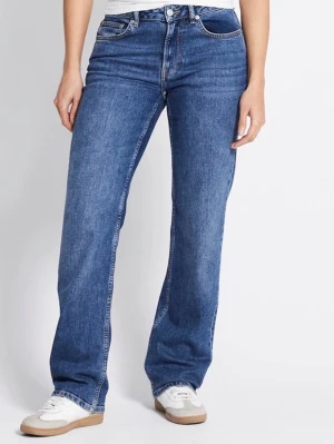 Jeans från Lager 157 - Klassiska blå jeans med rak passform och mid waist. Jeansen är helt oanvända och har prislapp kvar😊
