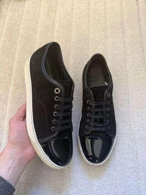 Lanvin  - Lanvin i bra skick, ingen box elle og tillkommer. 