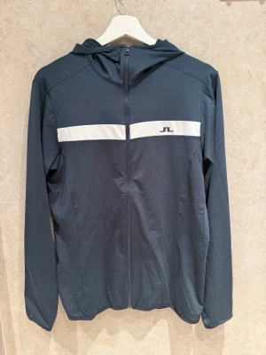 J.Lindeberg Golf / Tränings Zip Hoodie - Storlek M inga fläckar, inga Skador!