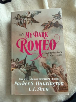My Dark Romeo av Huntington & Shen - Säljer boken 'My Dark Romeo' av Parker S. Huntington och L.J. Shen. På Engelska i nyskick🤍