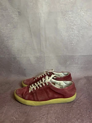 Saint Laurent skor SL/06 - Mycket fint skick | Size 41 | fraktar inom 24 timmar | för att köpa klicka ”köp nu” | vid frågor eller funderingar är det bara att skicka ett meddelande | följare får bättre rabatter🙌