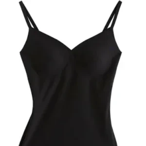 BODY HUNKEMÖLLER  - Snygg svart body med smala dubbla axelband och markerade kupor. Toppen har en figurnära passform och en liten öppning i ryggen. Perfekt att styla med jeans eller kjol för en trendig look.