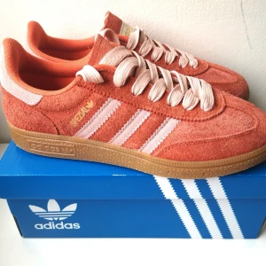 Adidas Spezial skor sneakers strl.40 - nästan nya, innermått ca 26.3cm