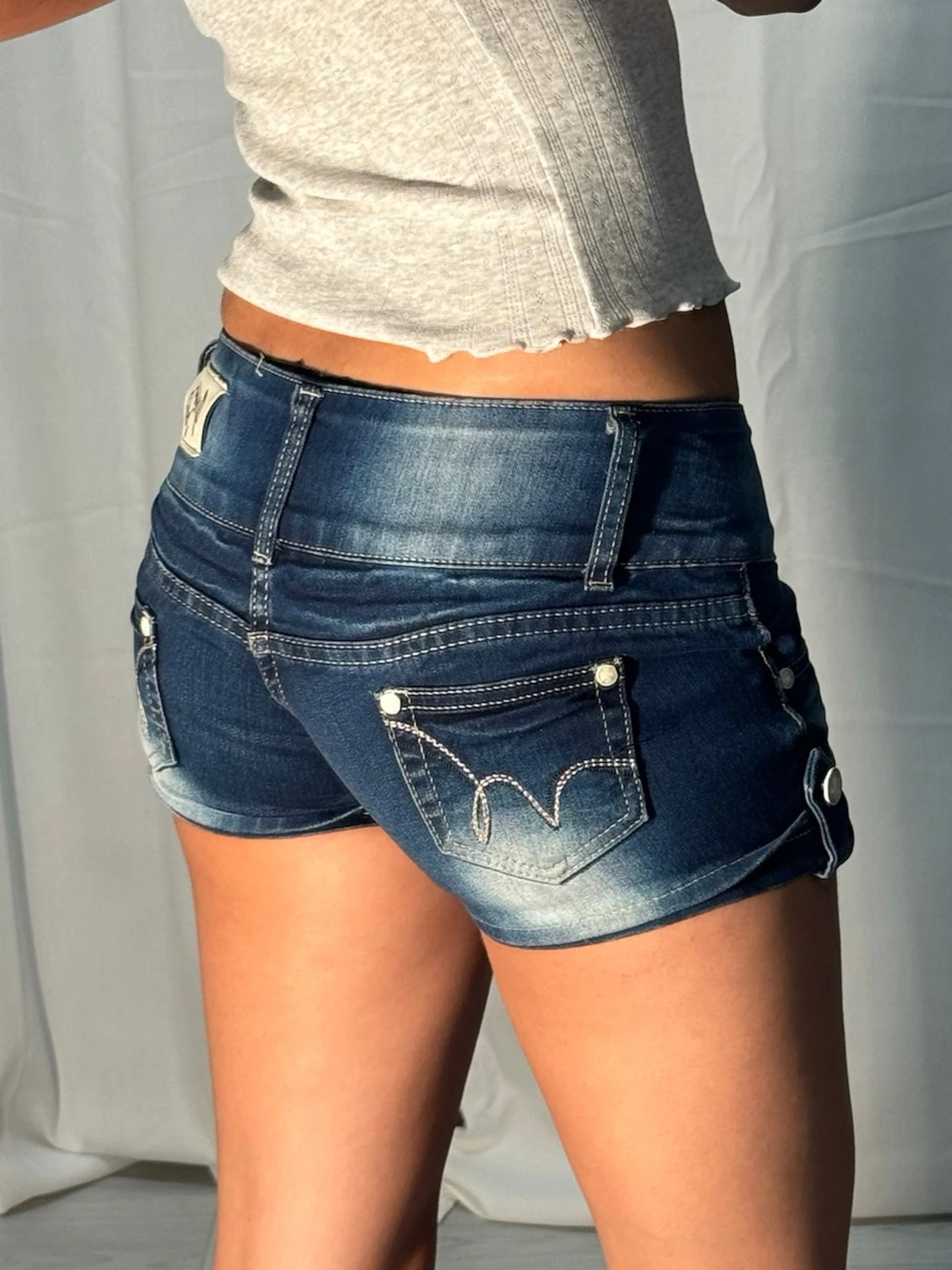 Lågmidjade jeansshorts  - 1