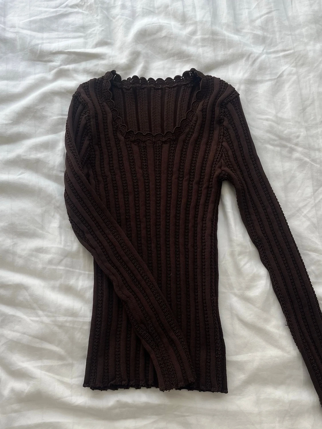 Brun ribbad stickad topp - 1