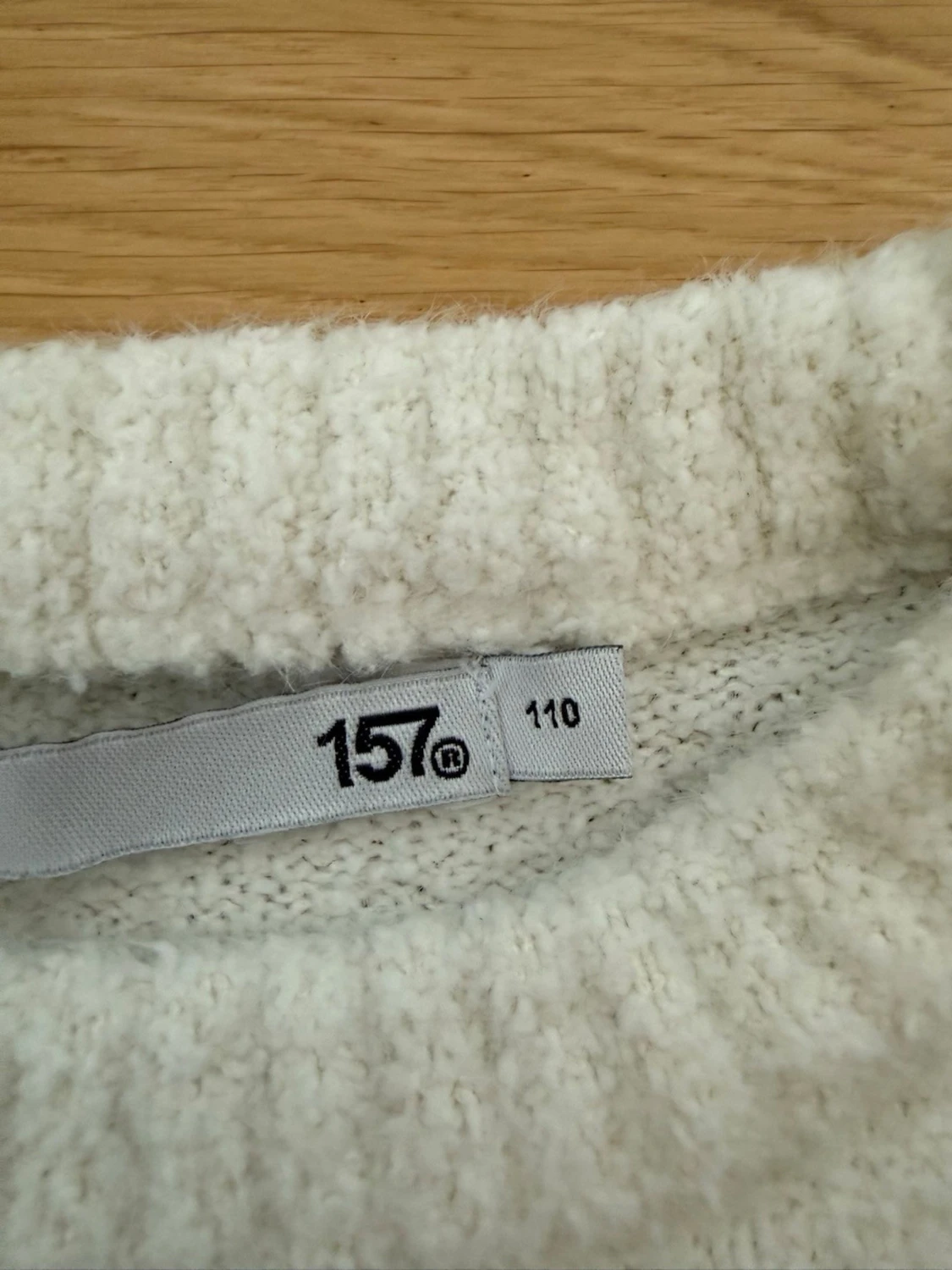 2 stickade tröjor från 157, stl 110 - 1