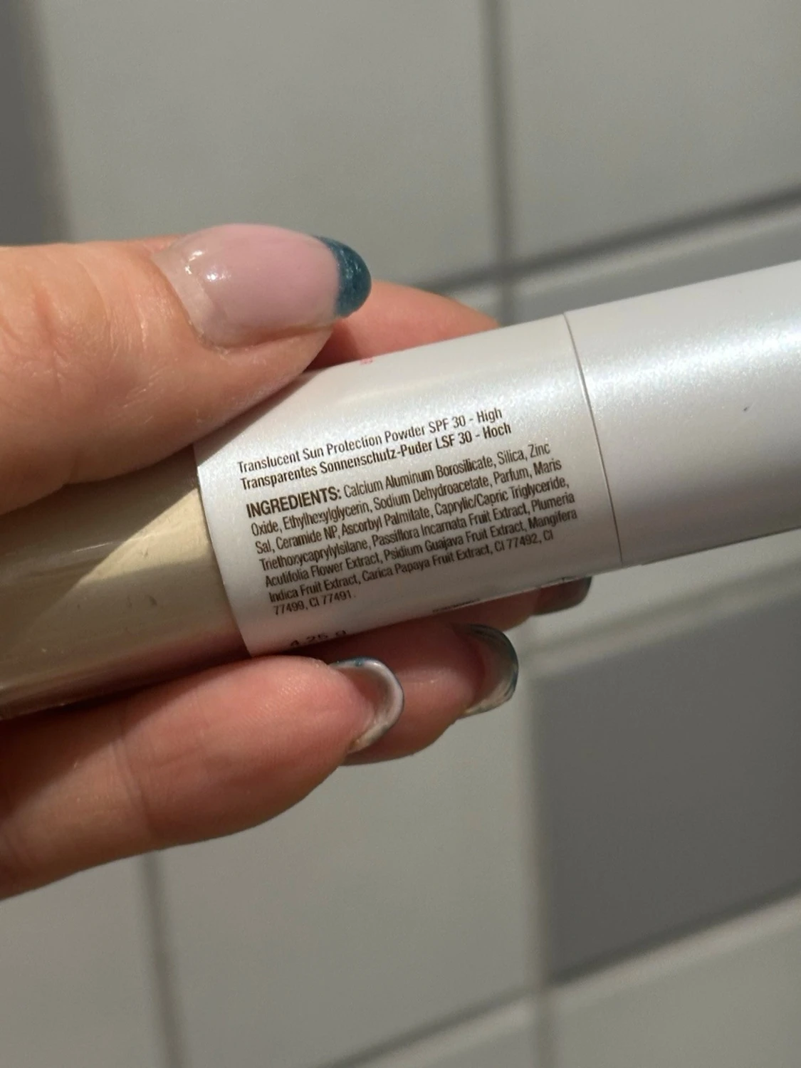 Hawaiian Tropic Mineral Foundation - 3