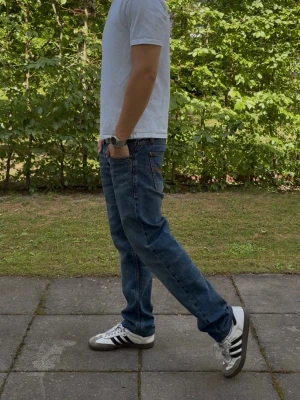 Nudie jeans - Snygga Nudie jeans i modellen Gritty jackson. Ovanlig wash som inte säljs längre. Nypris 1699kr. Knappt använda så i väldigt fint skick. 