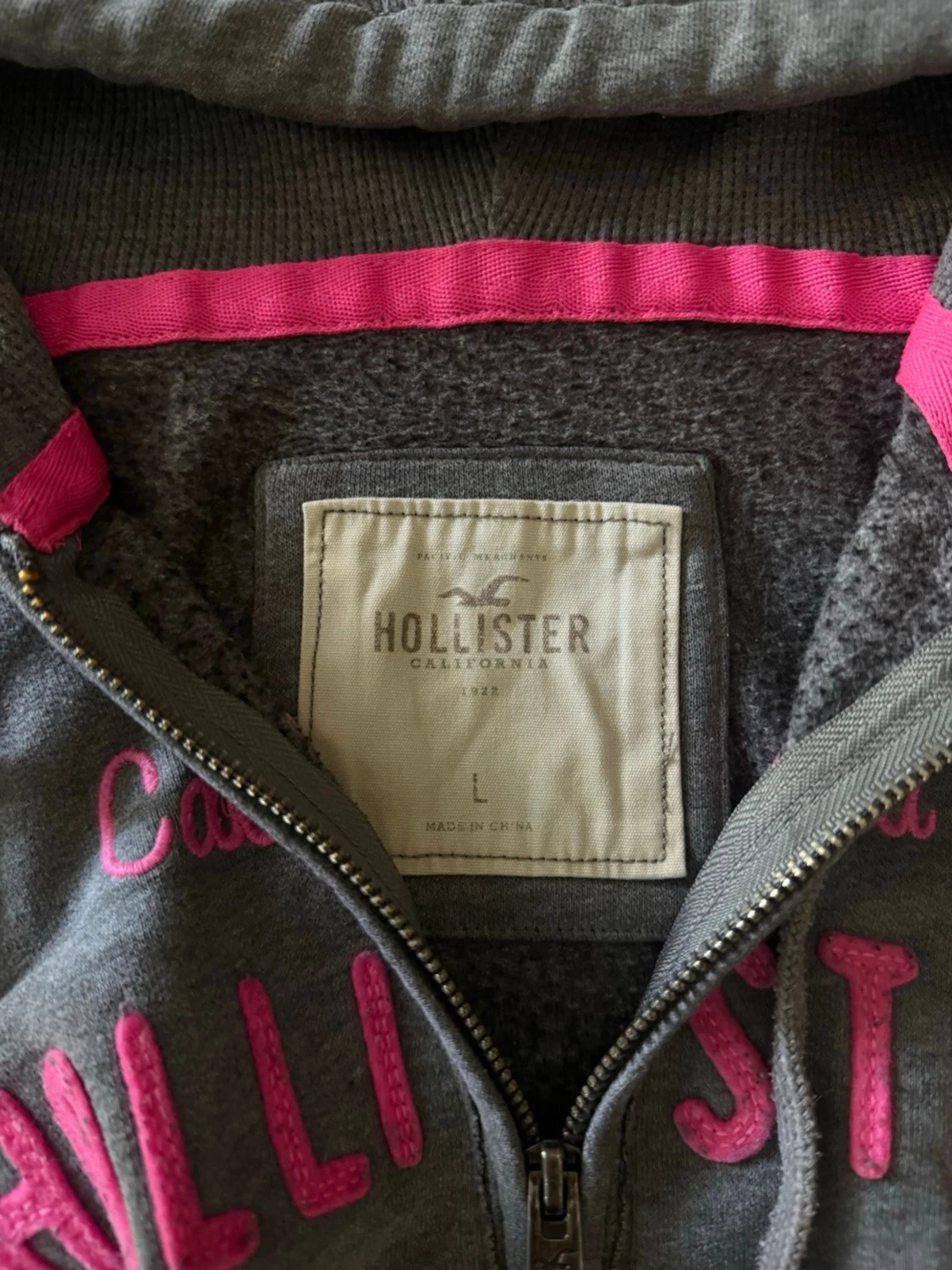 Grå zip hoodie från Hollister - 1