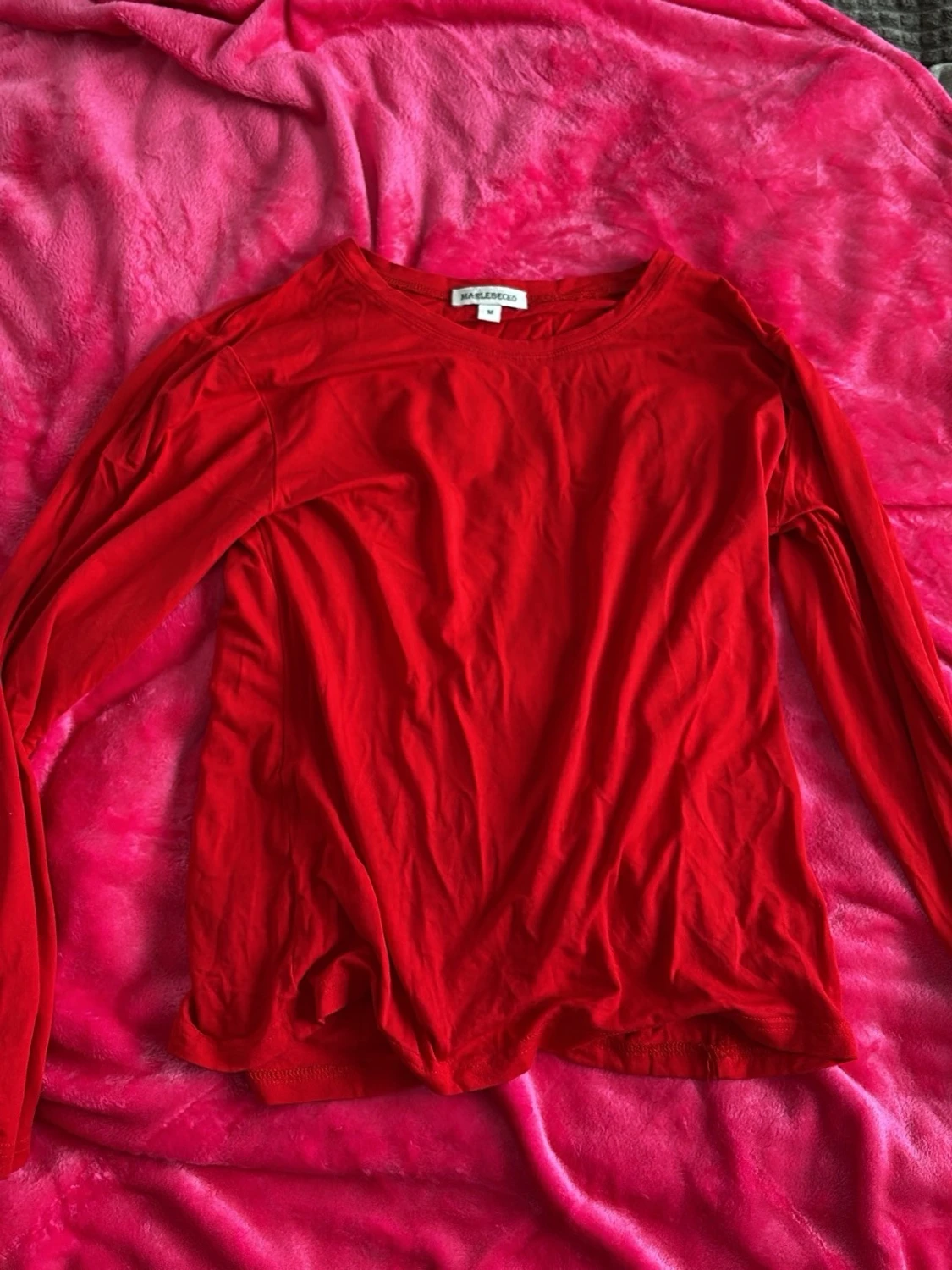 Röd långärmad topp från Marlebecko