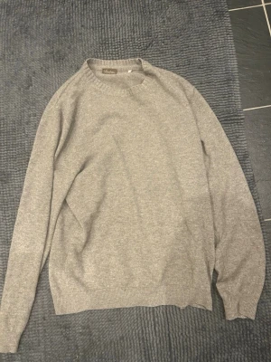 Stenströms Kashmir tröja  - En ny stenströms Kashmir tröja i storlek L passar M, använda 1-2 gånger aldrig tvättad. Nypris 3499kr