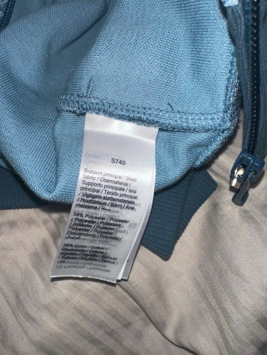 Blå mönstrad vindjacka och byxor från Lacoste  - 2