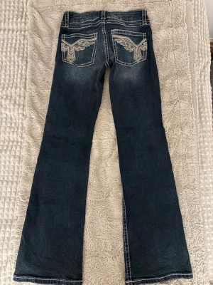 Sparkle low flare jeans - Gina young sparkle low flare jeans. I princip helt oanvända och utan defekter💗