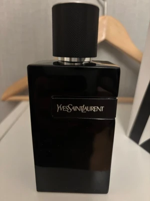 Yves Saint Laurent Y Le Parfum 100ml - Tar endast emot byte inget köp!.