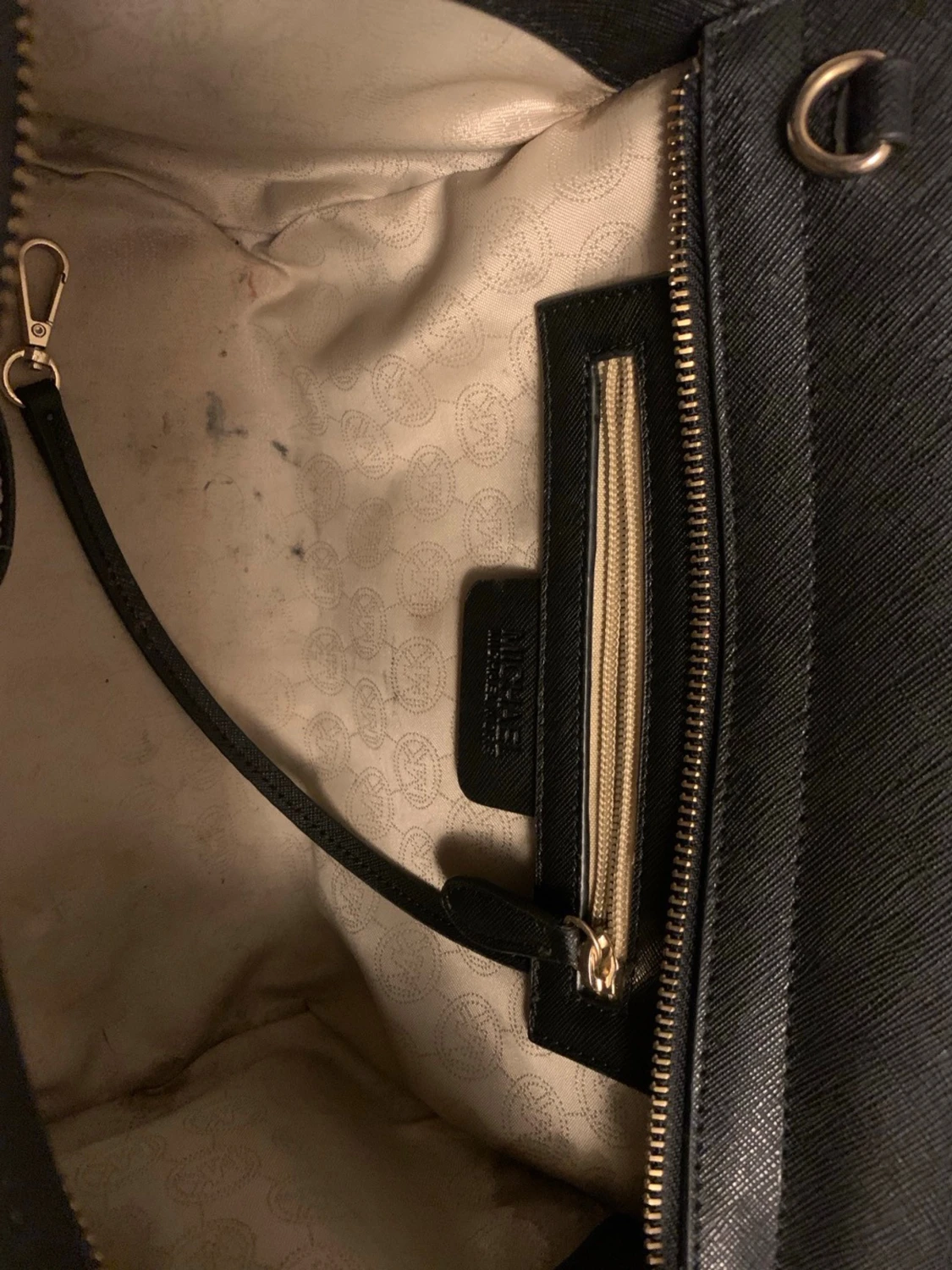 Svart handväska MK - 3