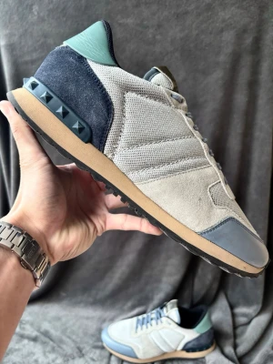 Valentino rockrunner skor - Orginalstorlek 43, fråga om inermått vid osäkerhet 