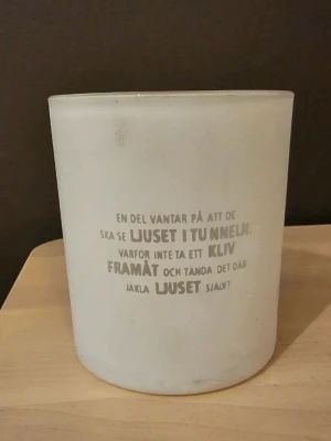 Ljuslykta - Fin ljuslykta från Majas Cottage. En liten del av summan gick till barncancerfonden vid köp.