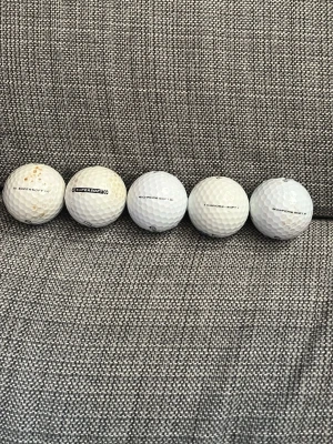 Callaway supersoft/2st och chromesoft/3st golfbollar  - Alla är i spelbart skick, några smutsigare än andra. Perfekt för dig som vill ha fina och välspelade bollar till ett rimligt pris