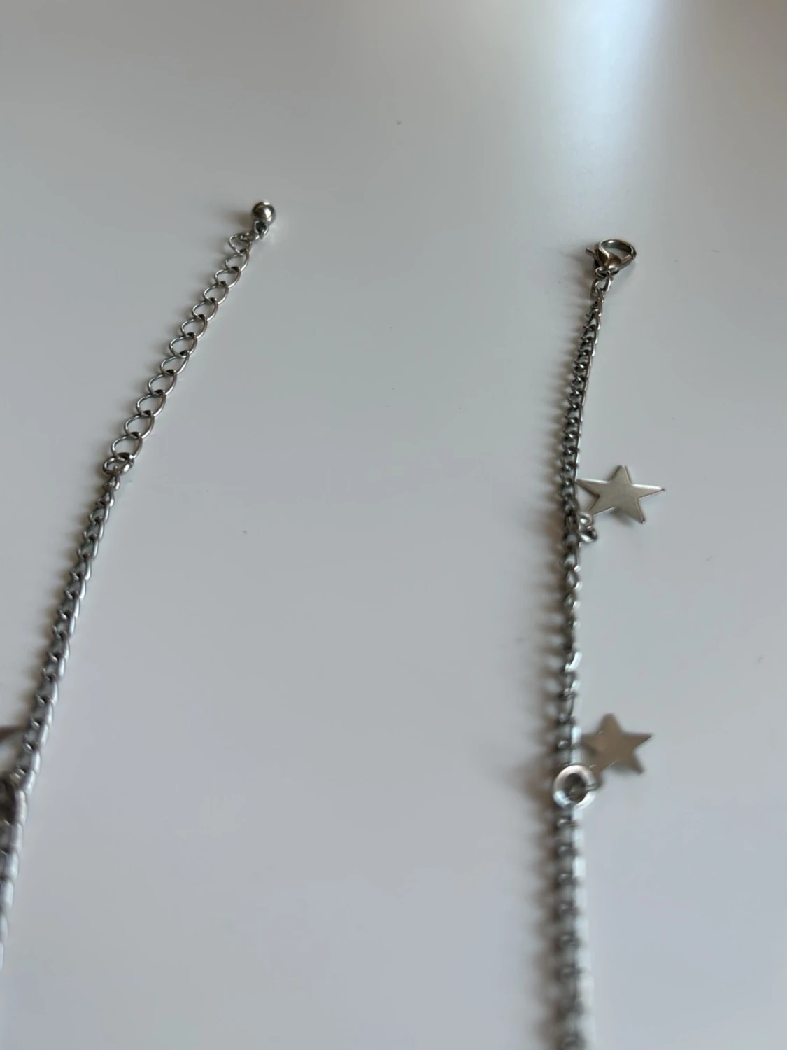 Silverfärgat halsband med stjärnhängen - 2