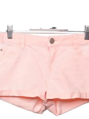 Coola rosa shorts  - Säljer mina rosa shorts då dem är för stora, dem är stockholmstil och super snygga, köpte dem för ca 400 men säljer vidare för 150, man får gärna komma med prisförslag 