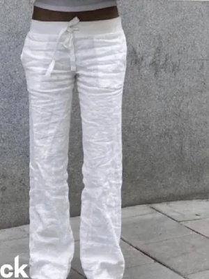 Linnebyxor från alobha label - Suuuper snygga linnebyxor från alobha label säljer då de inte passar mig ☺️