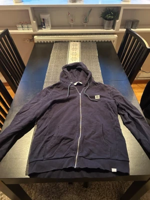 Mörkblå  les deux hoodie med dragkedja - Skriv för fler bilder