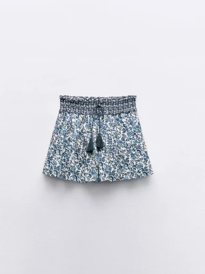 Blåvit kjol - Superfin blåvit kjol från zara i storlek xs, perfekt till sommaren. Nästan oanvänd