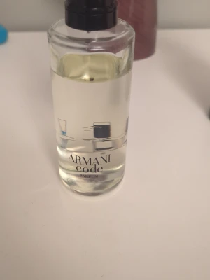 Armani Code Parfum - Armani code Parfum 2022 refill 150ml med 85% kvar