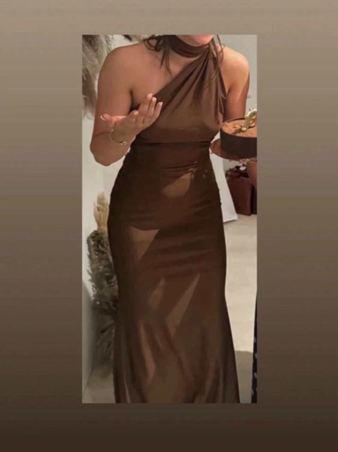 Brun långklänning oneshoulder - 2