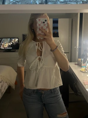 Superfin blus  - Superfin vit blus från H&M💕