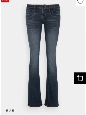 ltb jeans valerie  - ett par jätte snygga LTB jeans i valerie modellen. Nästan helt oanvända och köpta här på plick. De är bootcut och lågmidjade, storlek 26/30! Skriv för frågor !!💕