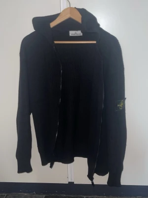 Stone Island tröja  - Använd ett fåtal gånger, mycket bra skick ,storlek L/M