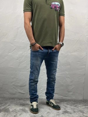 Replay jeans  - Ett par riktigt snygga jeans från Replay i storlek W28 L30 i modellen Anbbas 