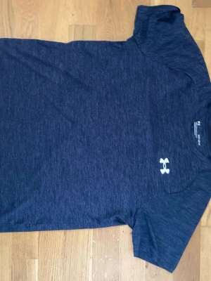 Under Armour t shirt  - Reflective under armour shirt