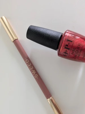 OPI och Sweed - Opi kiss my aries ich Sweed lip liner barely there 