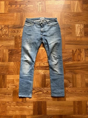 Acne jeans  - Bästa eran av acne jeans. Slim fit. Väldigt fina. Inga defekter förutom tagen på baksidan. 