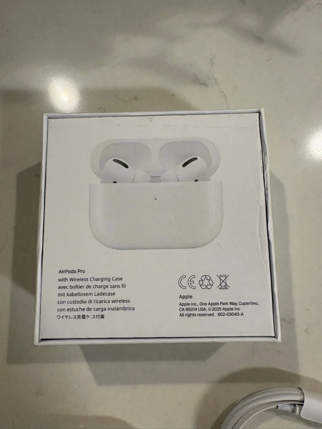 Apple AirPods Pro med laddningsetui - 4