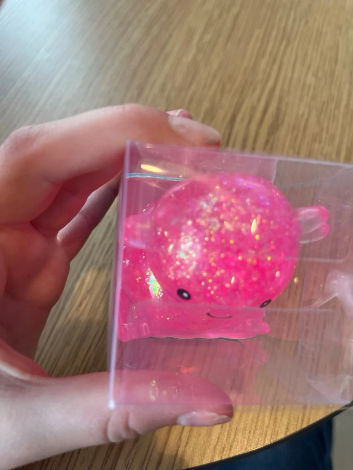 Glittrig rosa Axolotl Squeezy - 2