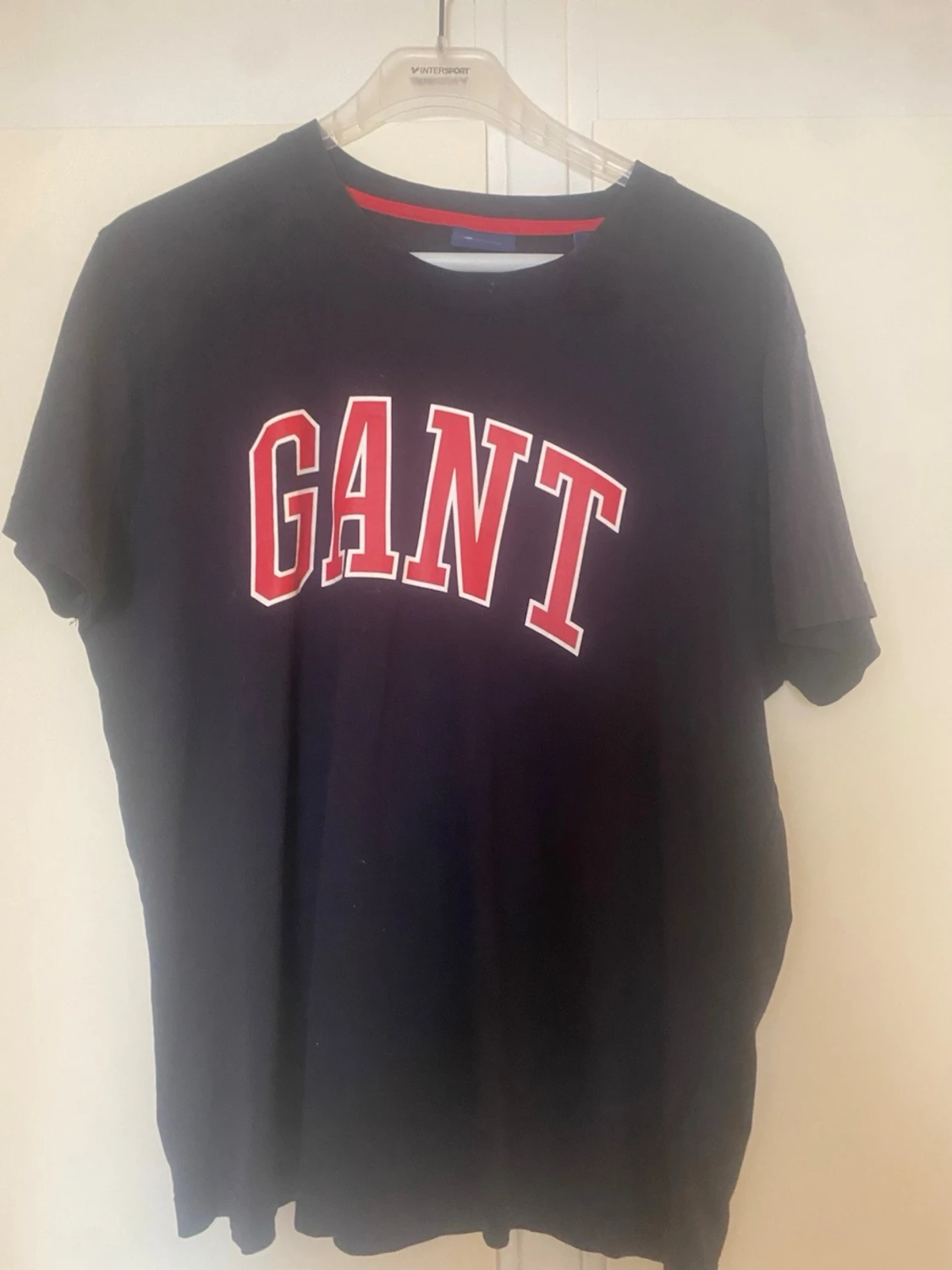 Svart GANT t-shirt med röd logga - 1