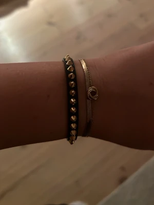 edblad armband  - edblad armband med nitar, som ny