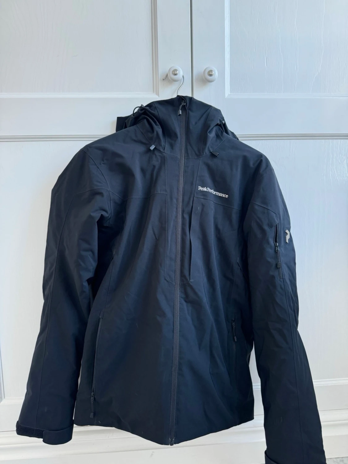 Svart skaljacka från Peak Performance