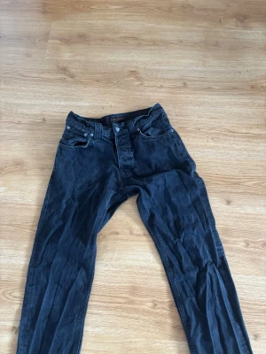 Nudie jeans Steady Eddie ii - Nudie jeans steady eddie ii i storlek 31,32.