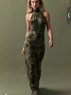 Letar efter denna klänning! - Letar efter denna klänning i s eller m! 