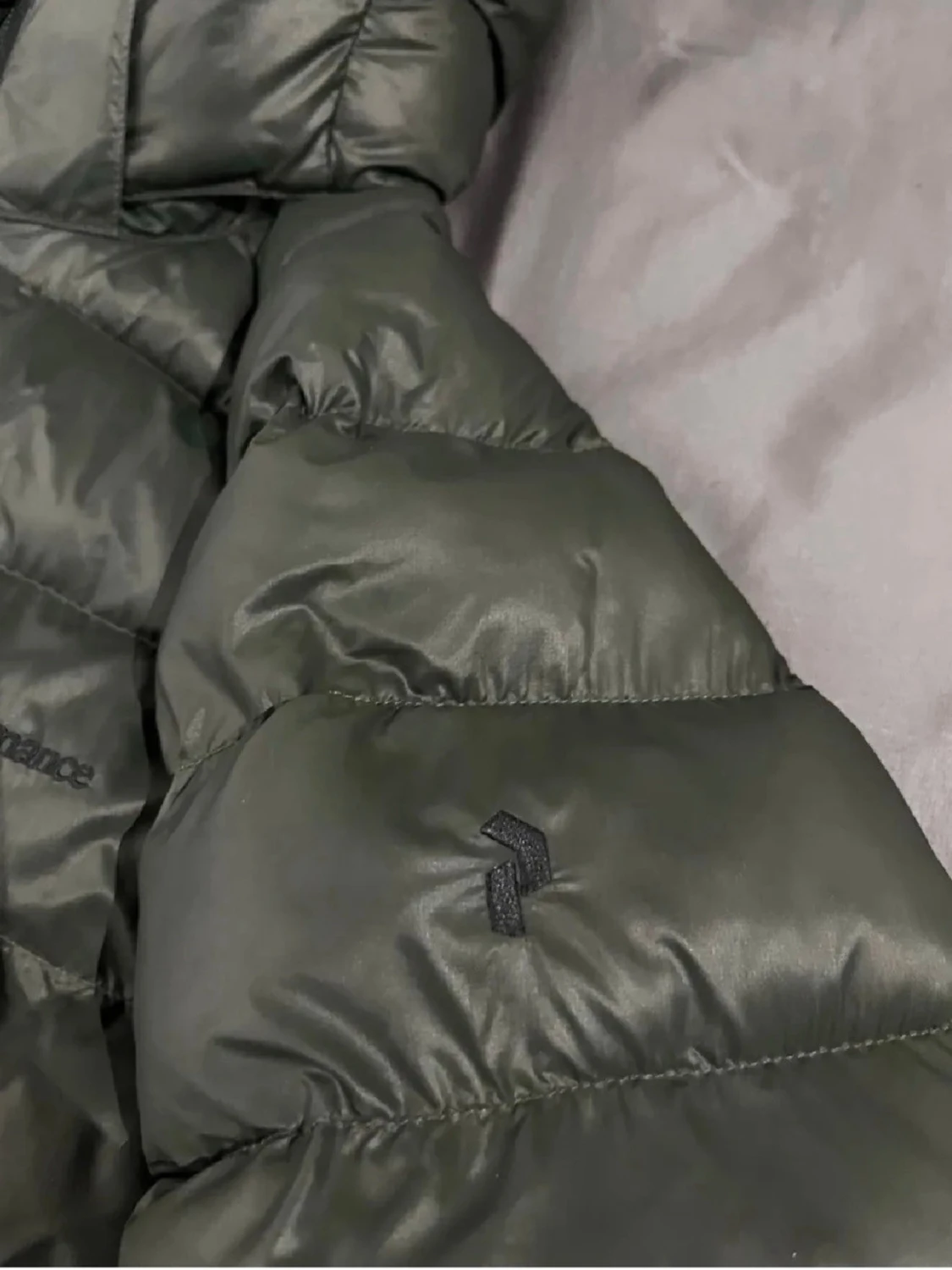 Svart dunjacka med huva - 2